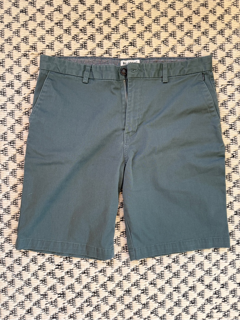 Billabong Men's Green Chino Shorts - 36